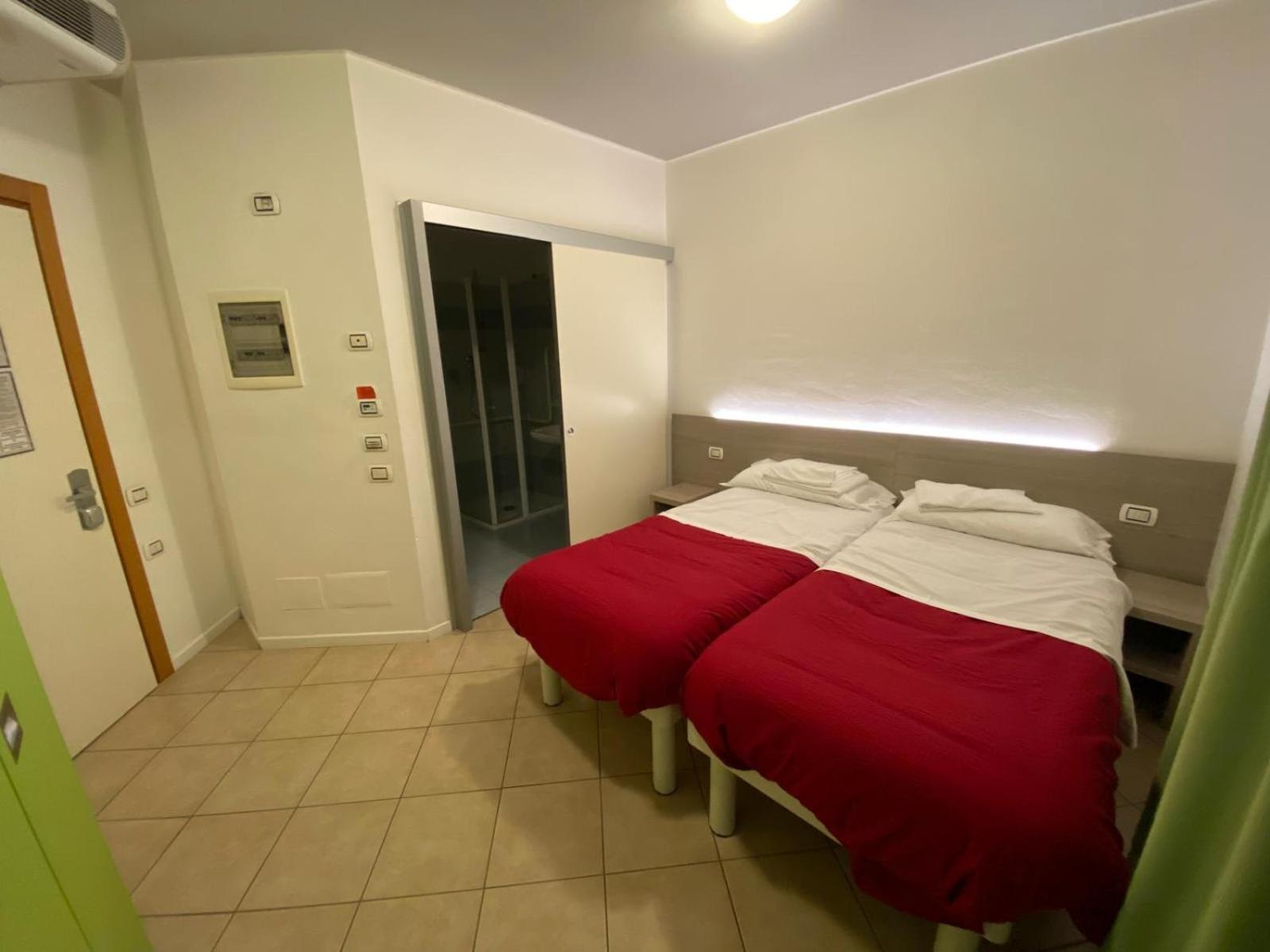 Ostello Citta Di Rovereto Rovereto  Bagian luar foto