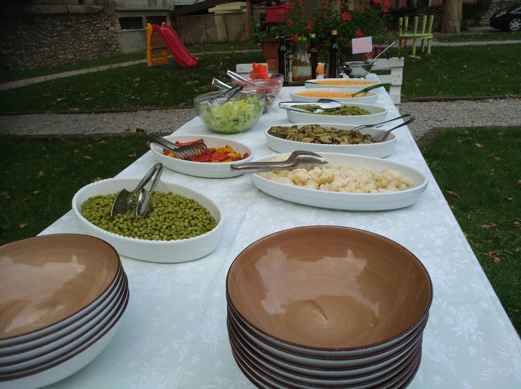 Ostello Citta Di Rovereto Rovereto  Bagian luar foto