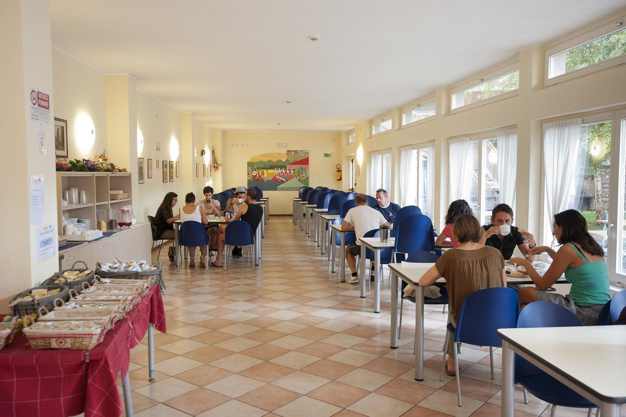 Ostello Citta Di Rovereto Rovereto  Bagian luar foto